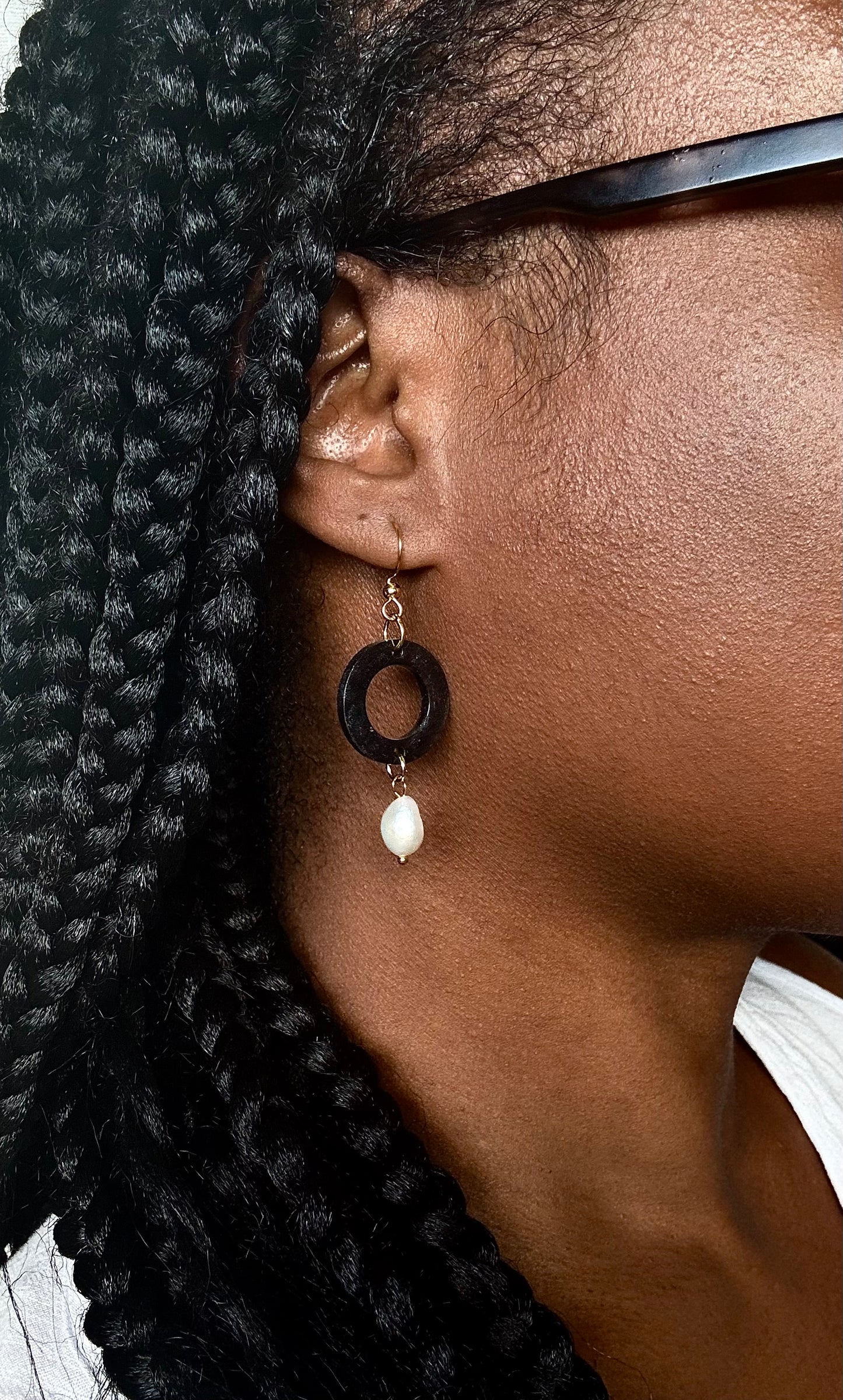 Fresh water pearl earring