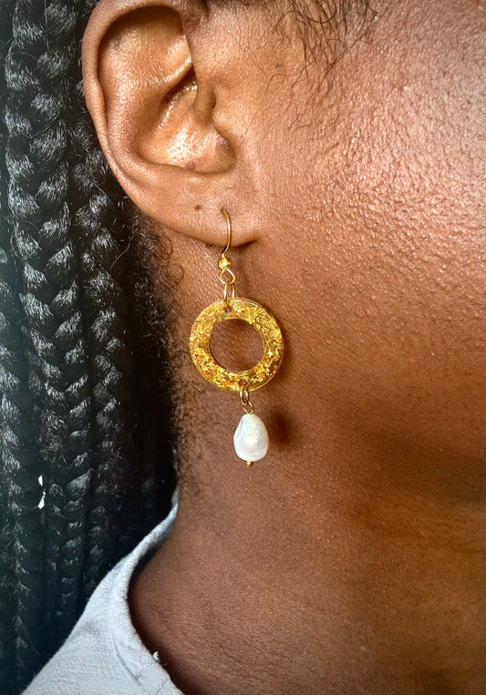 Fresh water pearl earring