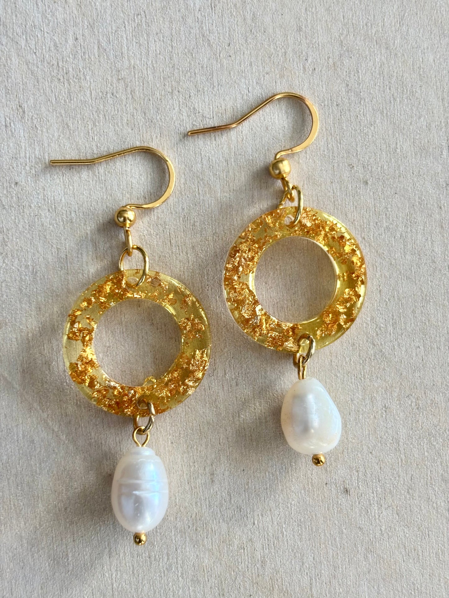 Fresh water pearl earring